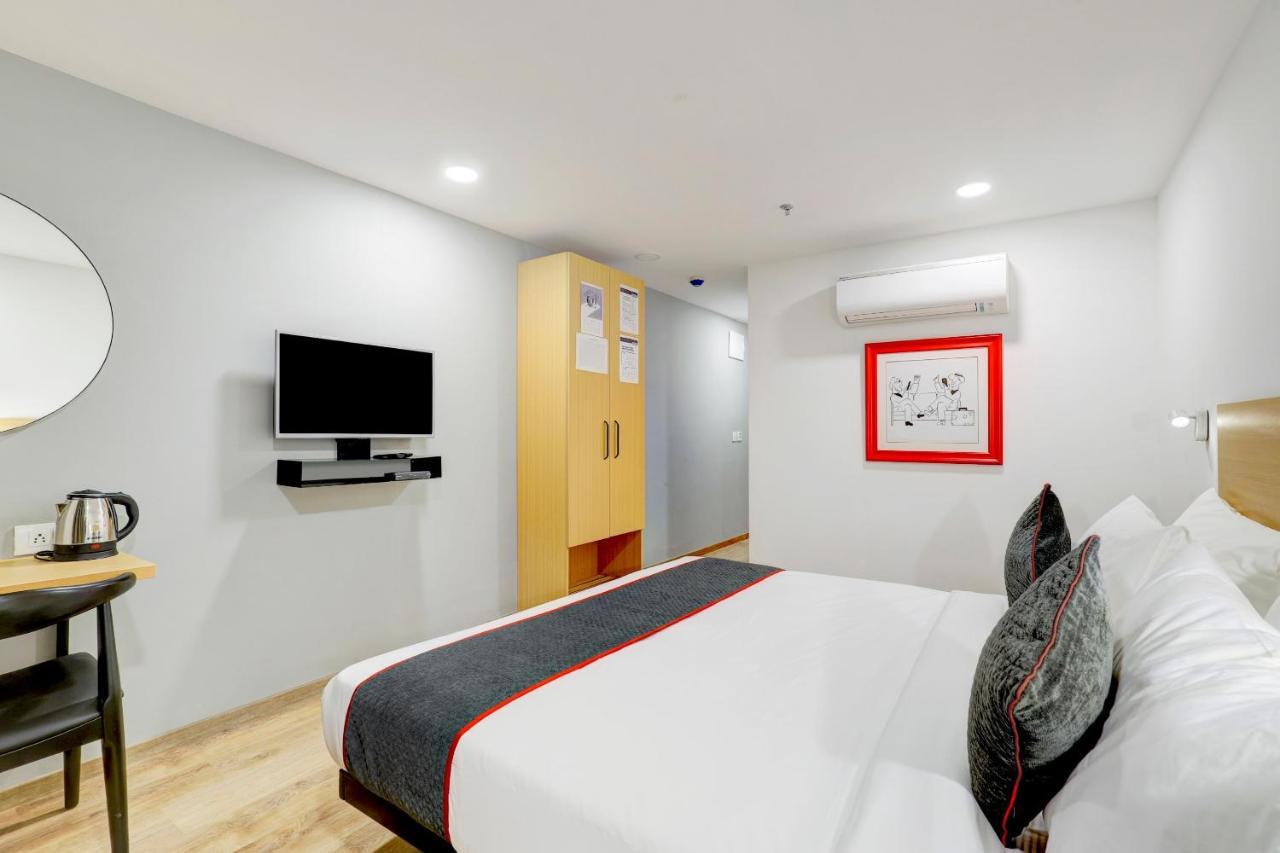 Super Townhouse Rajyash Rise Hotel Sarkhej Ngoại thất bức ảnh