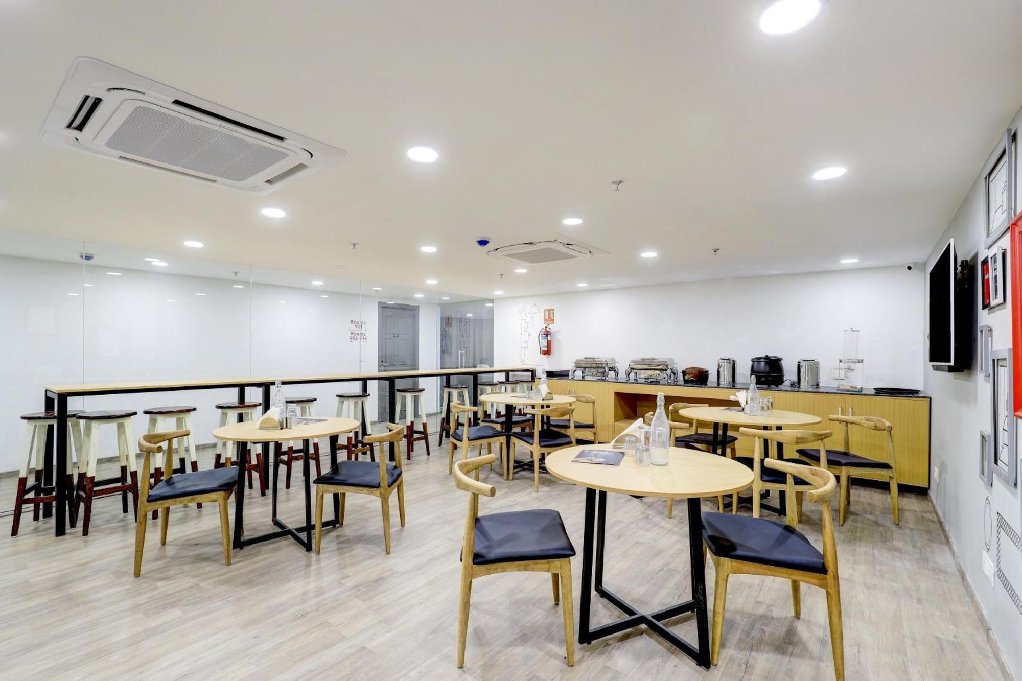 Super Townhouse Rajyash Rise Hotel Sarkhej Ngoại thất bức ảnh