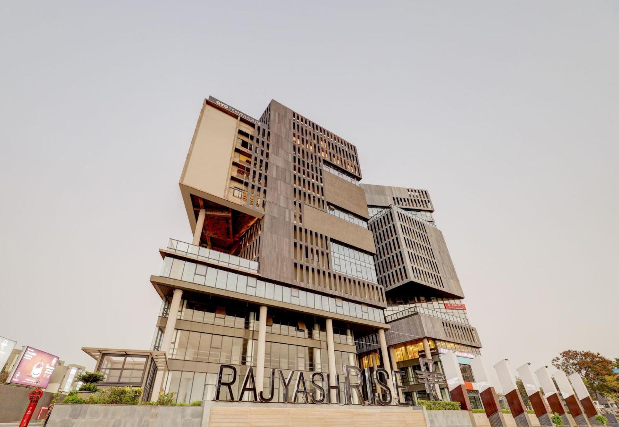 Super Townhouse Rajyash Rise Hotel Sarkhej Ngoại thất bức ảnh