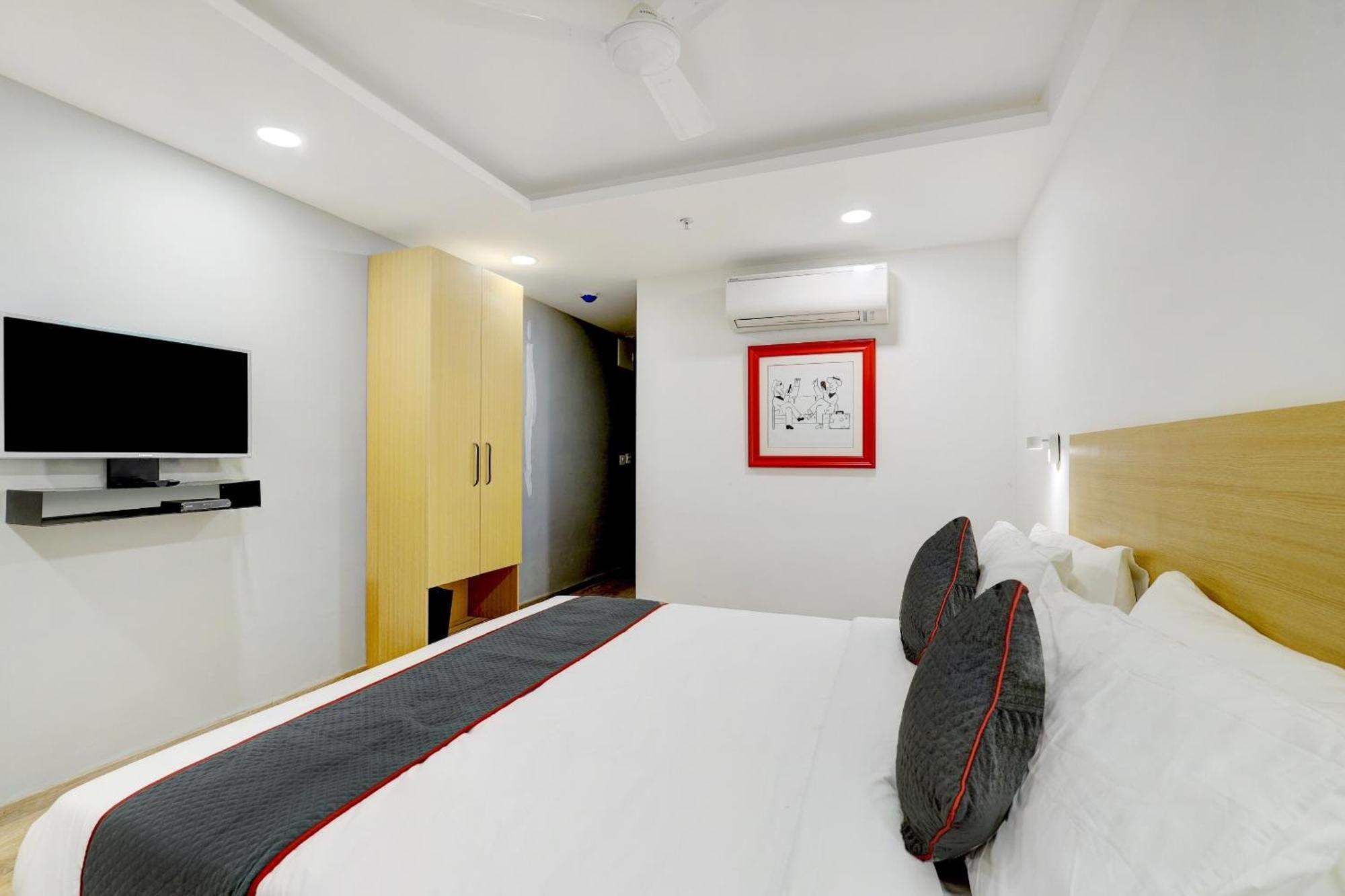 Super Townhouse Rajyash Rise Hotel Sarkhej Ngoại thất bức ảnh